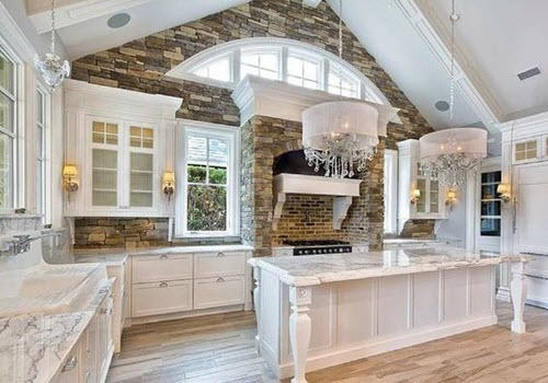 white kitchen by kitchen remodeling Dallas contractor